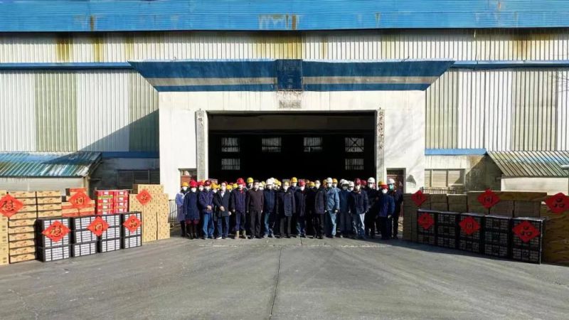 心系职工送温暖 严冬慰问暖人心