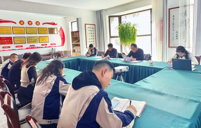 学精神 明偏向 提劲头——民爆公司专题学习集团公司“两会”精神