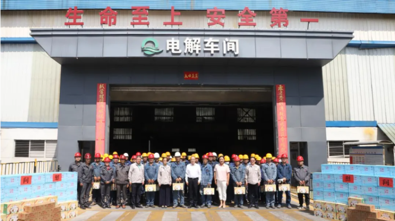 青海省总工会深入下层一线为员工“送清凉”
