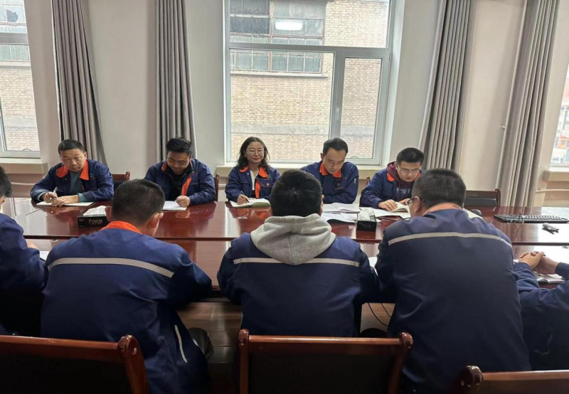 8040WWW威尼斯配送公司团支部召开学习贯彻 习近平新时代中国特色社会主义头脑主题教育安排会