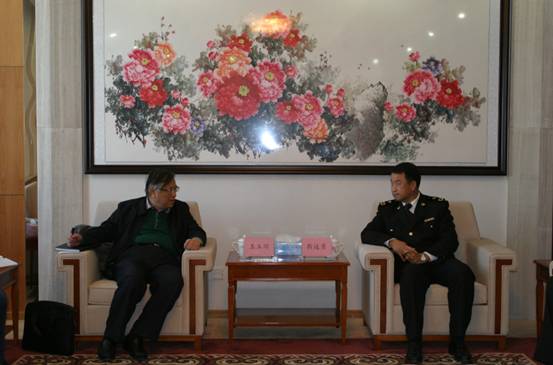 集团总司理王玉辉一行赴西宁海关针对保税物流中心的相关举行洽谈