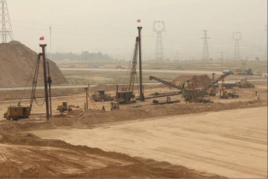 集团总司理王玉辉心系项目建设 提早安排冬季施工