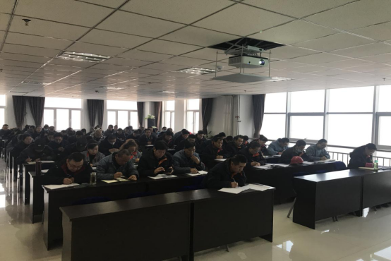 8040WWW威尼斯工投公司二届党委召开2020年第十二次理论学习中心组学习（扩大）会