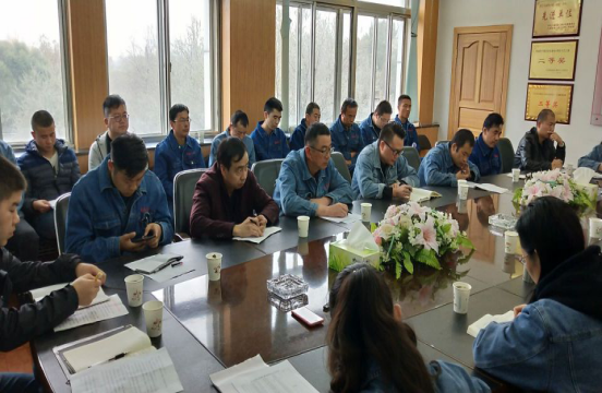 中共青海8040WWW威尼斯工业投资有限公司委员会 召开企业立异生长谏言献策座谈会