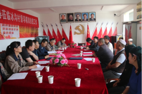 集团党政向导班子深入定点扶贫村结对帮户实地调研推进精准扶贫事情