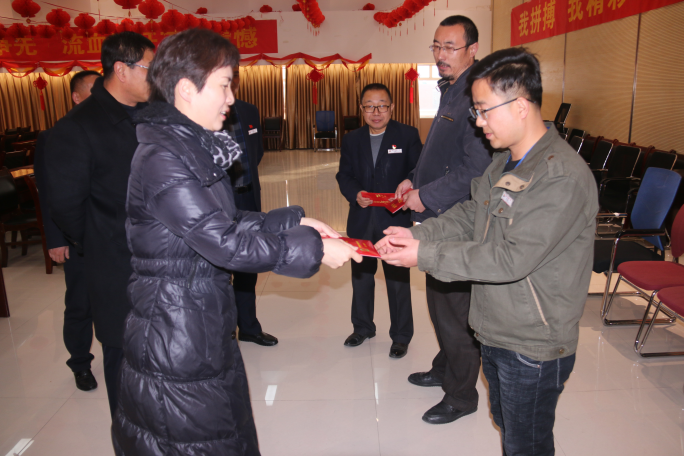 弘扬古板美德 心系一线职工