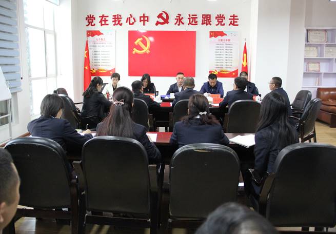 省国资委党委专职副书记杨占忠一行到青海省第三修建工程有限公司党支部调研指导事情